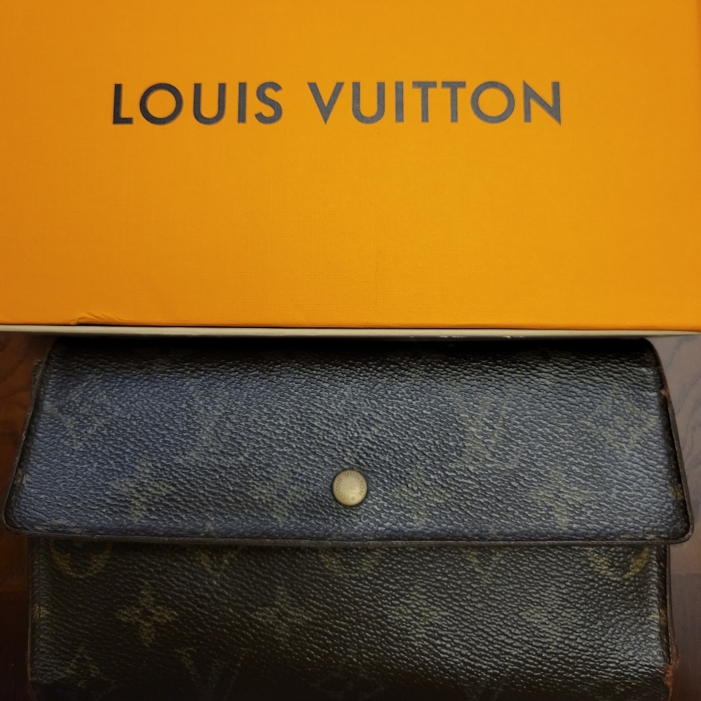 Louis Vuitton  Porterville International